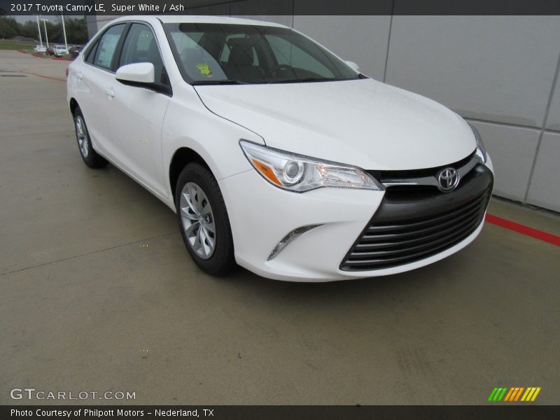 Super White / Ash 2017 Toyota Camry LE