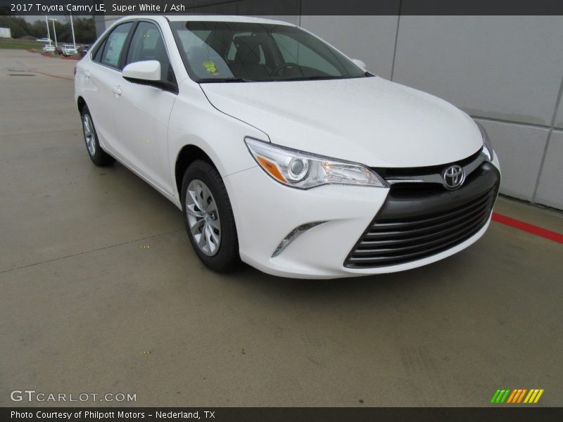 Super White / Ash 2017 Toyota Camry LE