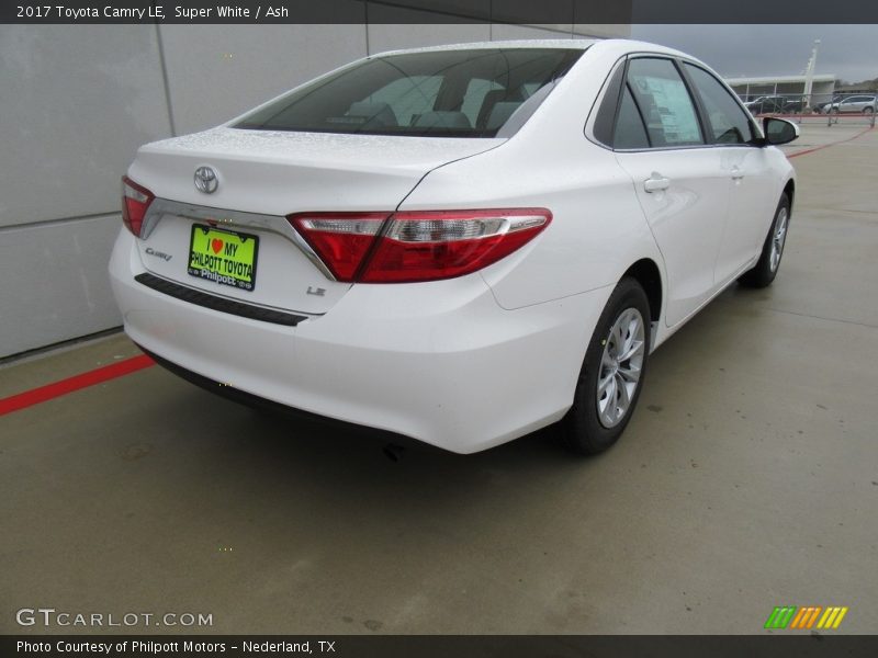 Super White / Ash 2017 Toyota Camry LE