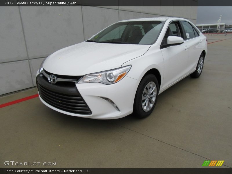 Super White / Ash 2017 Toyota Camry LE