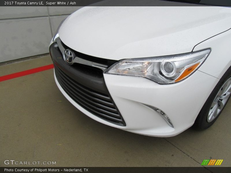 Super White / Ash 2017 Toyota Camry LE