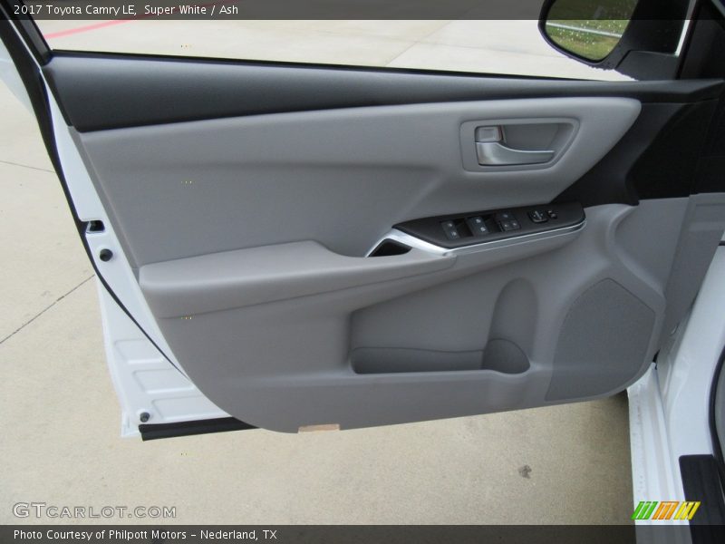 Super White / Ash 2017 Toyota Camry LE
