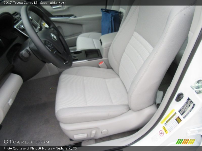 Super White / Ash 2017 Toyota Camry LE