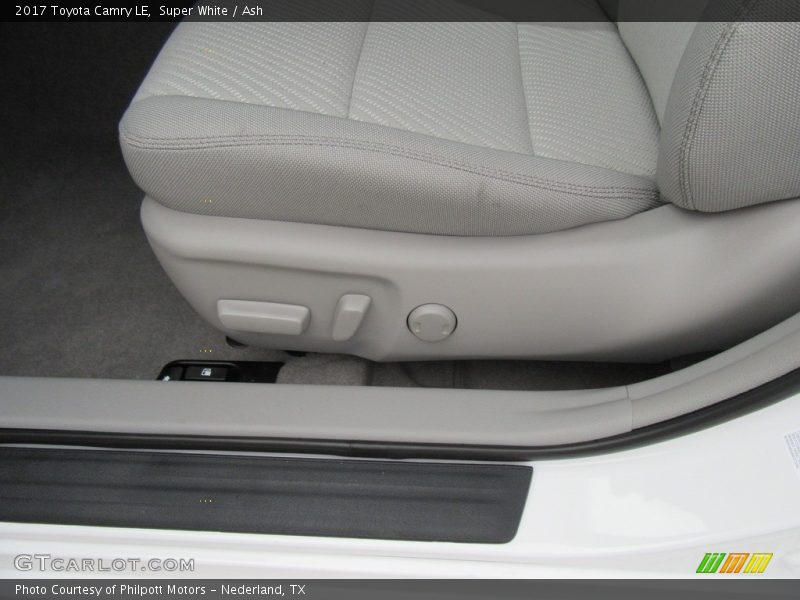 Super White / Ash 2017 Toyota Camry LE