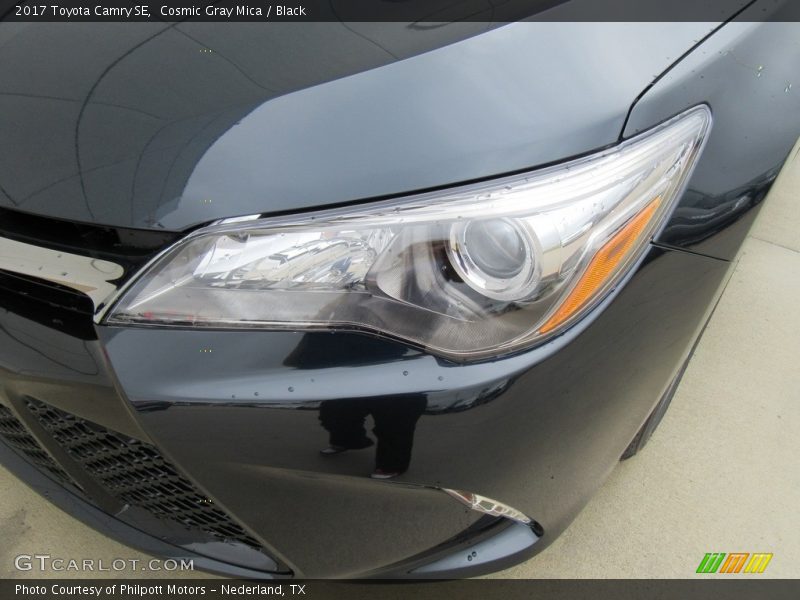 Cosmic Gray Mica / Black 2017 Toyota Camry SE