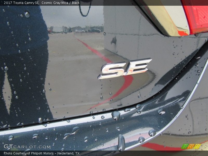 Cosmic Gray Mica / Black 2017 Toyota Camry SE