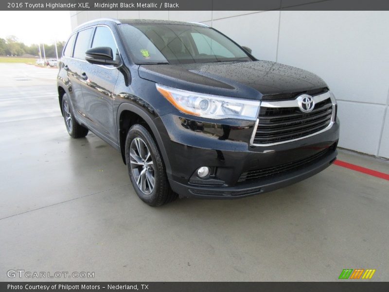 Midnight Black Metallic / Black 2016 Toyota Highlander XLE