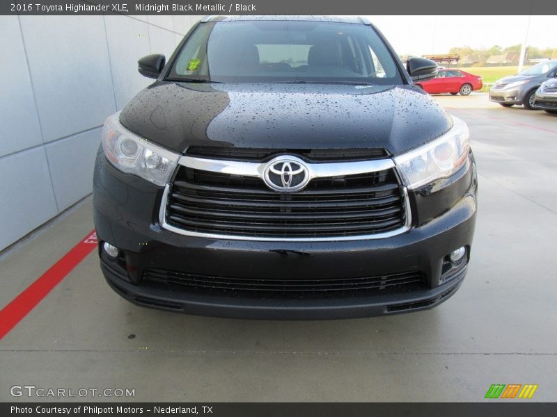 Midnight Black Metallic / Black 2016 Toyota Highlander XLE