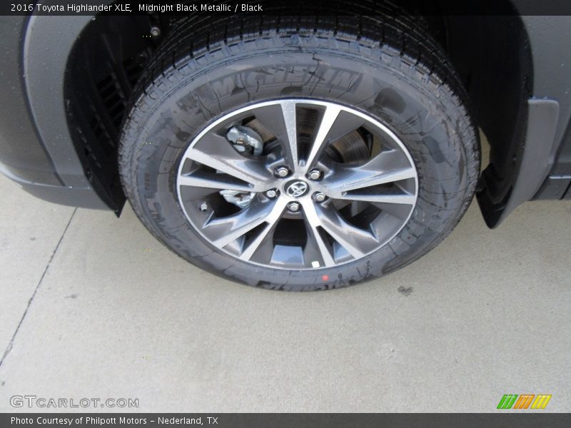 Midnight Black Metallic / Black 2016 Toyota Highlander XLE