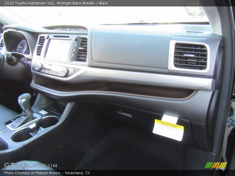Midnight Black Metallic / Black 2016 Toyota Highlander XLE