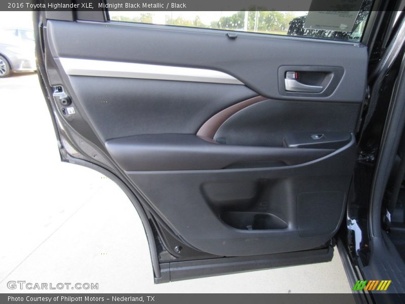 Midnight Black Metallic / Black 2016 Toyota Highlander XLE