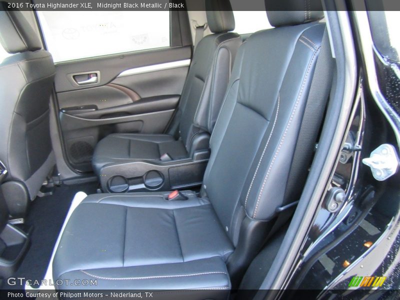 Midnight Black Metallic / Black 2016 Toyota Highlander XLE