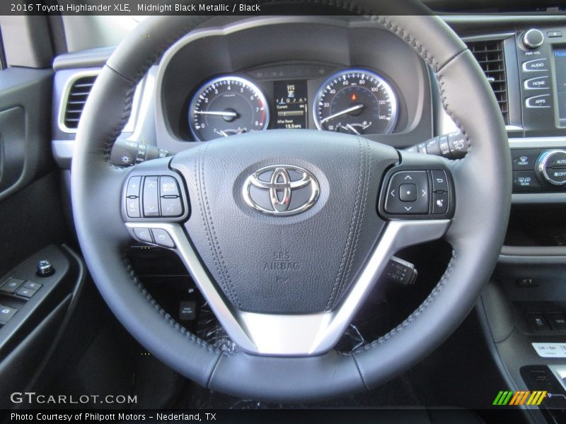 Midnight Black Metallic / Black 2016 Toyota Highlander XLE