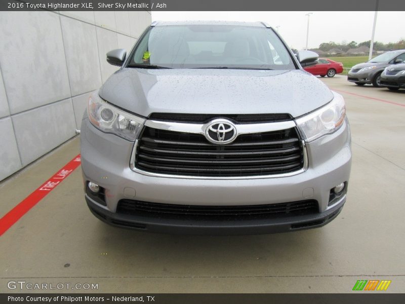 Silver Sky Metallic / Ash 2016 Toyota Highlander XLE