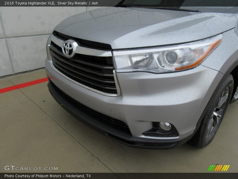 Silver Sky Metallic / Ash 2016 Toyota Highlander XLE