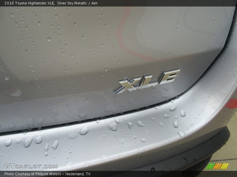 Silver Sky Metallic / Ash 2016 Toyota Highlander XLE