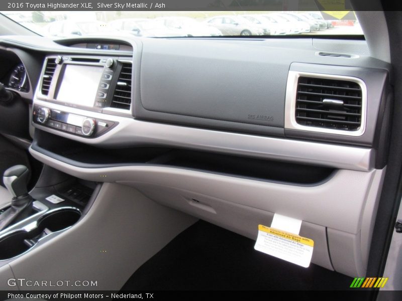Silver Sky Metallic / Ash 2016 Toyota Highlander XLE