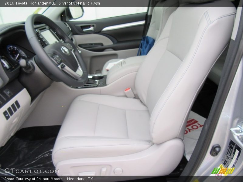 Silver Sky Metallic / Ash 2016 Toyota Highlander XLE
