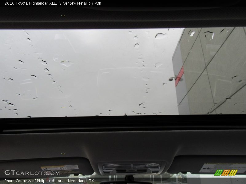 Silver Sky Metallic / Ash 2016 Toyota Highlander XLE