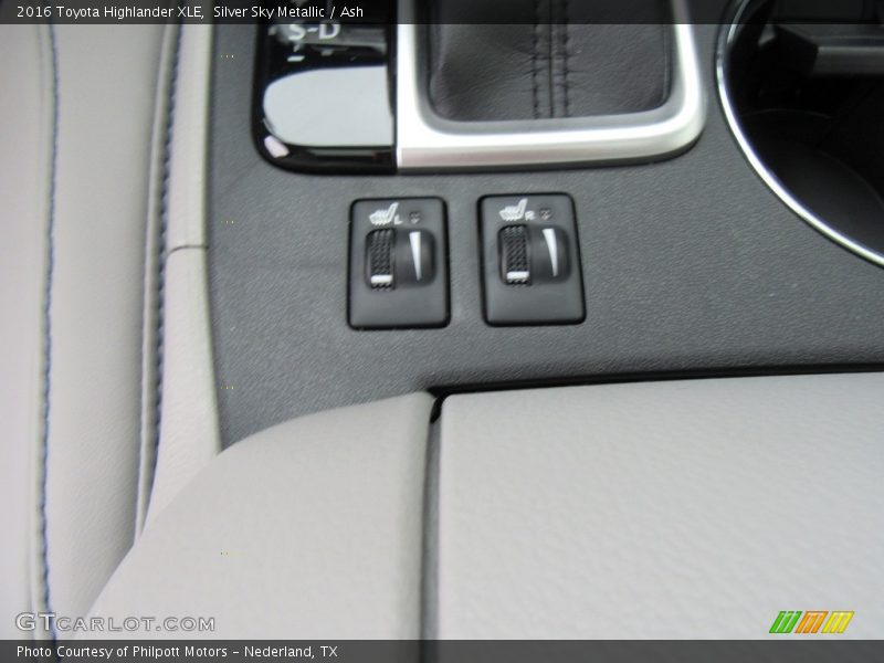 Silver Sky Metallic / Ash 2016 Toyota Highlander XLE