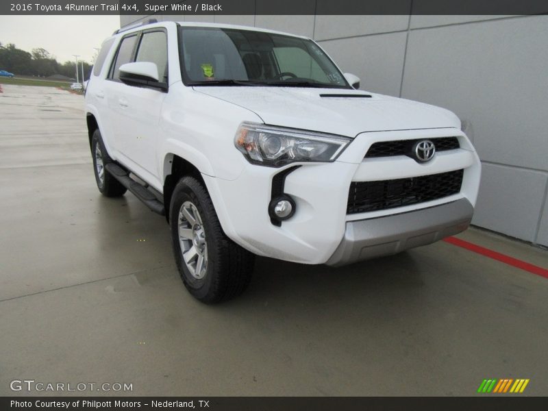 Super White / Black 2016 Toyota 4Runner Trail 4x4