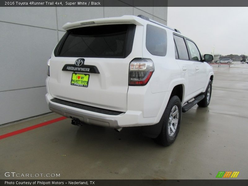 Super White / Black 2016 Toyota 4Runner Trail 4x4