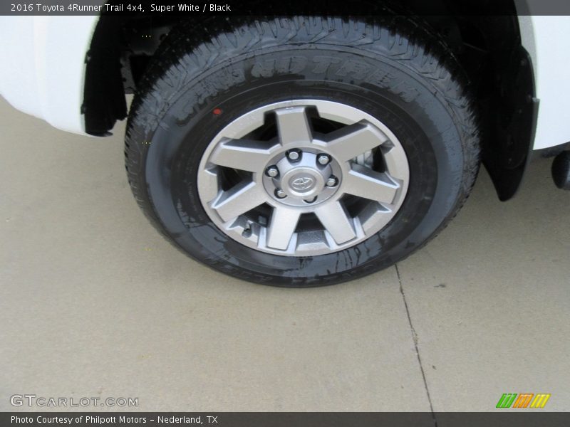 Super White / Black 2016 Toyota 4Runner Trail 4x4