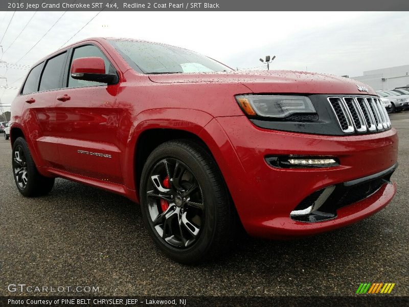 Front 3/4 View of 2016 Grand Cherokee SRT 4x4