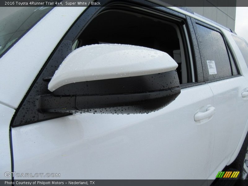 Super White / Black 2016 Toyota 4Runner Trail 4x4