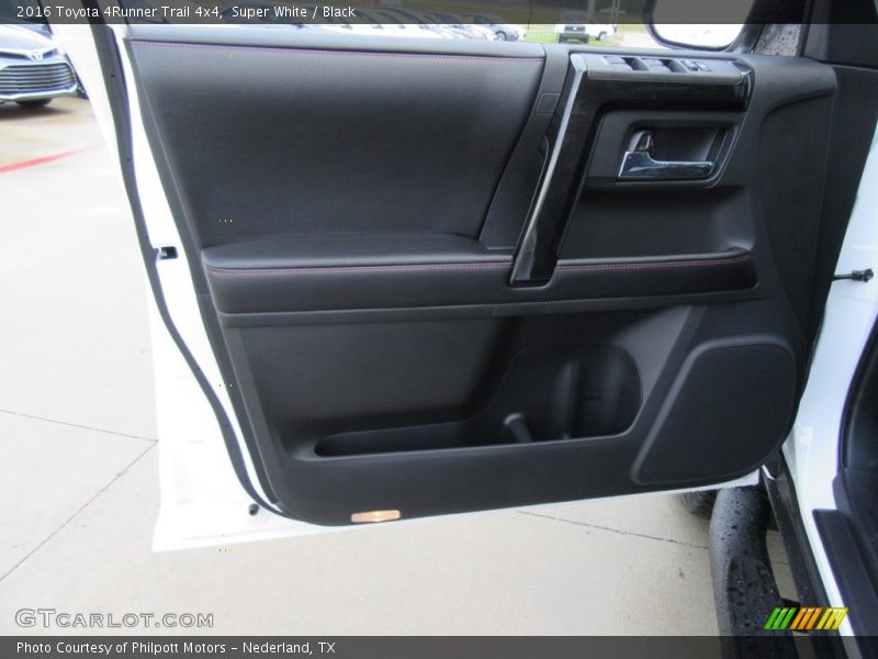 Super White / Black 2016 Toyota 4Runner Trail 4x4