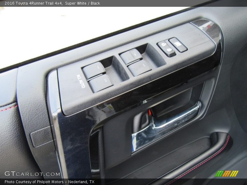 Super White / Black 2016 Toyota 4Runner Trail 4x4