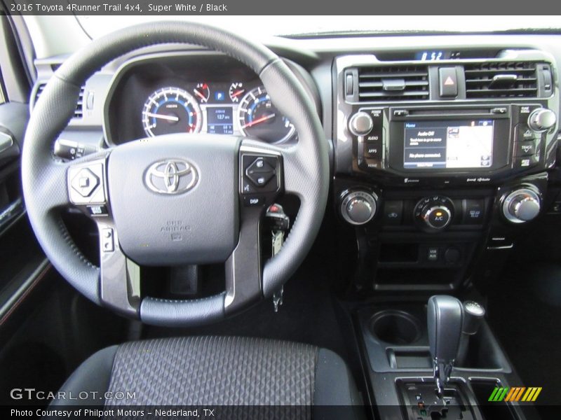Super White / Black 2016 Toyota 4Runner Trail 4x4