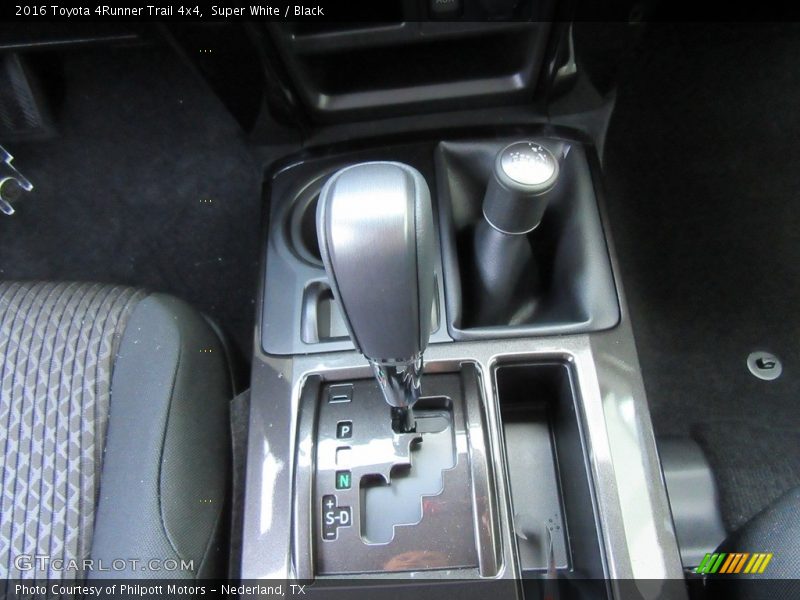 Super White / Black 2016 Toyota 4Runner Trail 4x4