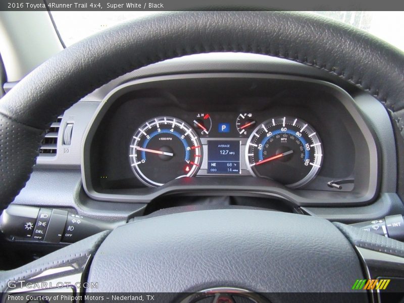 Super White / Black 2016 Toyota 4Runner Trail 4x4