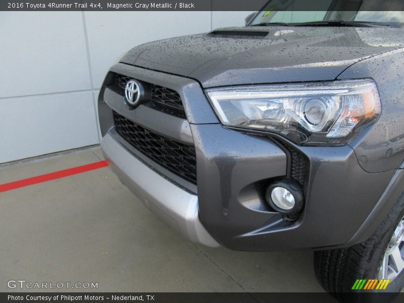 Magnetic Gray Metallic / Black 2016 Toyota 4Runner Trail 4x4