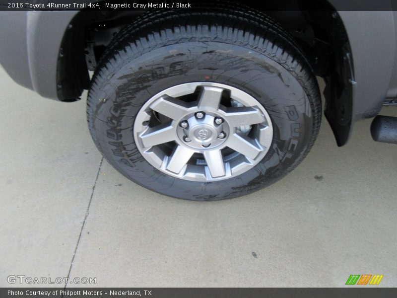 Magnetic Gray Metallic / Black 2016 Toyota 4Runner Trail 4x4