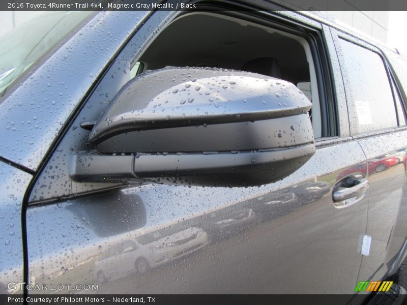 Magnetic Gray Metallic / Black 2016 Toyota 4Runner Trail 4x4