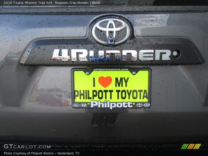Magnetic Gray Metallic / Black 2016 Toyota 4Runner Trail 4x4