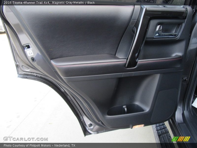 Magnetic Gray Metallic / Black 2016 Toyota 4Runner Trail 4x4