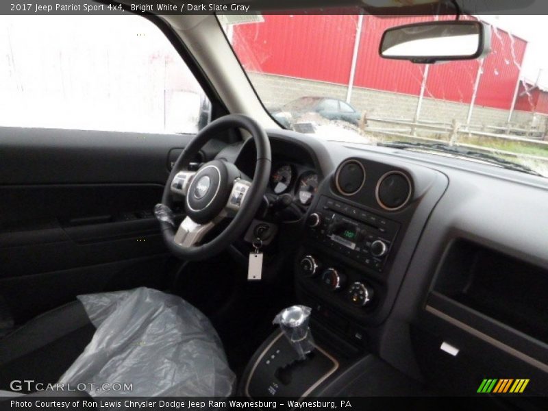 Bright White / Dark Slate Gray 2017 Jeep Patriot Sport 4x4