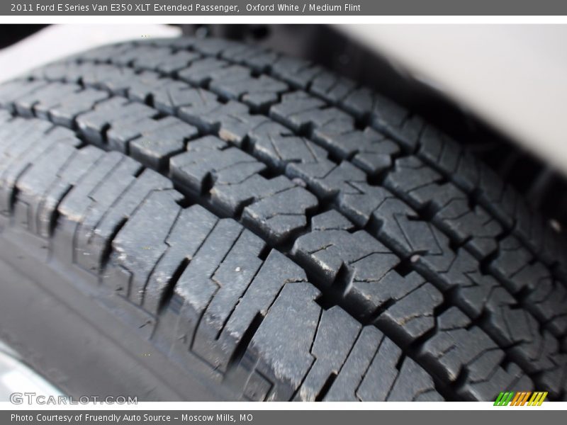 Oxford White / Medium Flint 2011 Ford E Series Van E350 XLT Extended Passenger