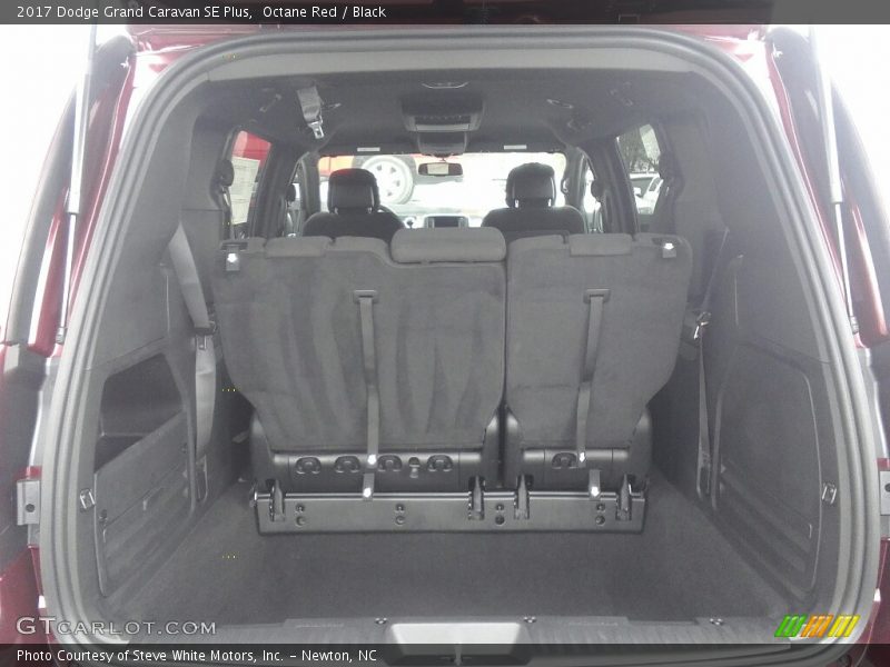 Octane Red / Black 2017 Dodge Grand Caravan SE Plus