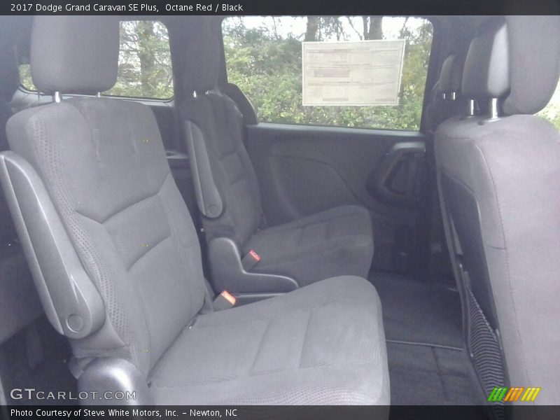 Octane Red / Black 2017 Dodge Grand Caravan SE Plus