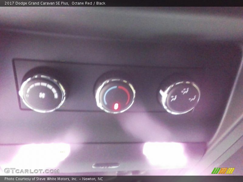 Octane Red / Black 2017 Dodge Grand Caravan SE Plus