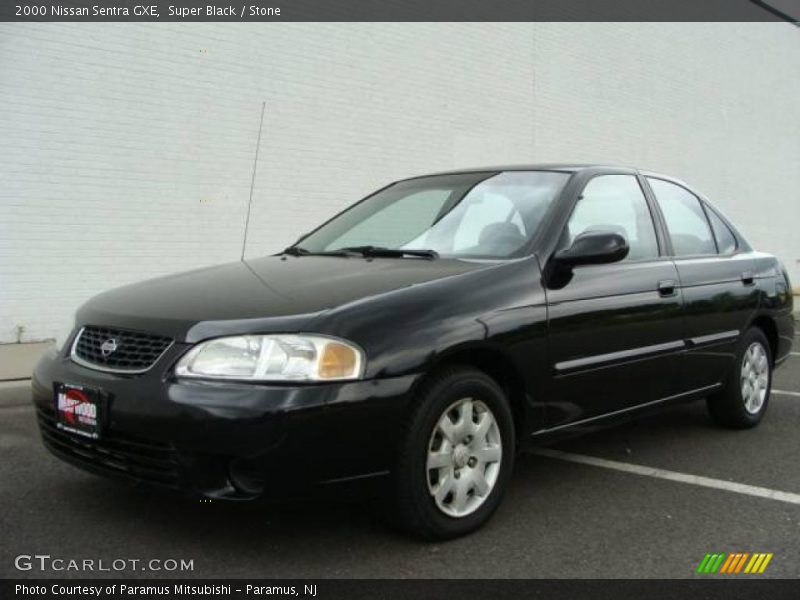 Super Black / Stone 2000 Nissan Sentra GXE