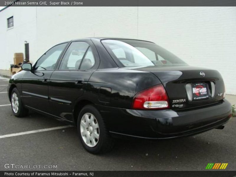 Super Black / Stone 2000 Nissan Sentra GXE