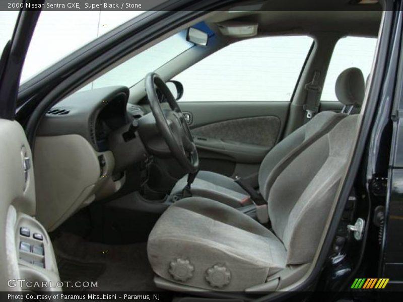 Super Black / Stone 2000 Nissan Sentra GXE