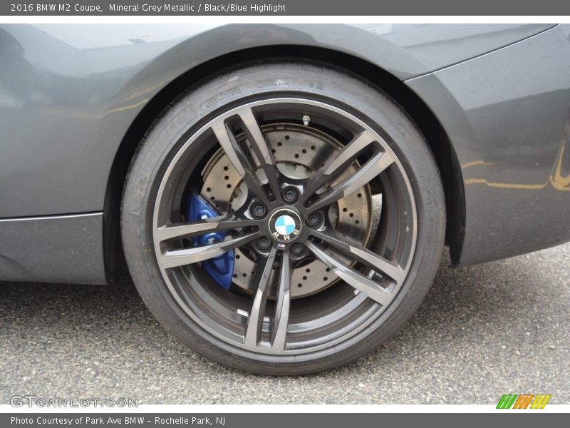 Mineral Grey Metallic / Black/Blue Highlight 2016 BMW M2 Coupe