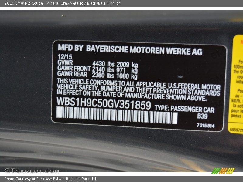 Mineral Grey Metallic / Black/Blue Highlight 2016 BMW M2 Coupe