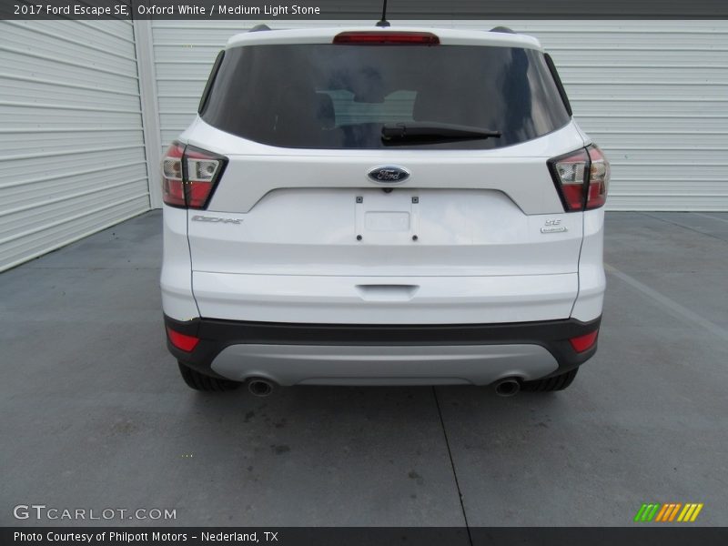 Oxford White / Medium Light Stone 2017 Ford Escape SE